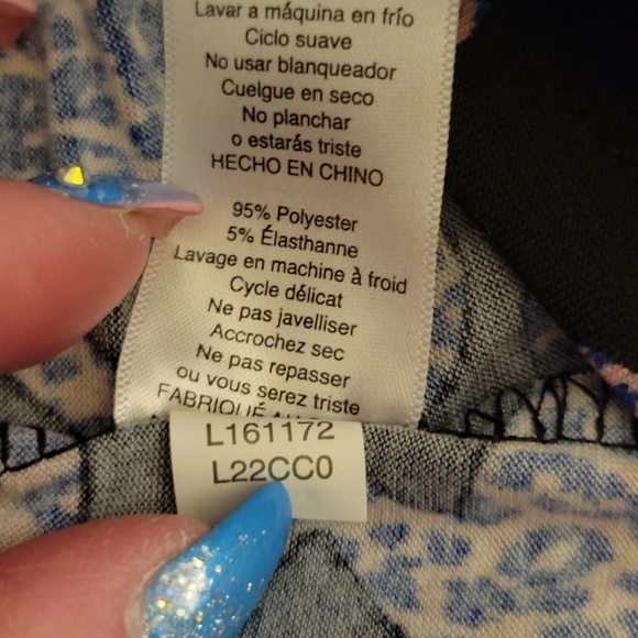 LuLaRoe 3XL Retired Classic T Pink/Blue/Black Leopard Print - Picture 6 of 6